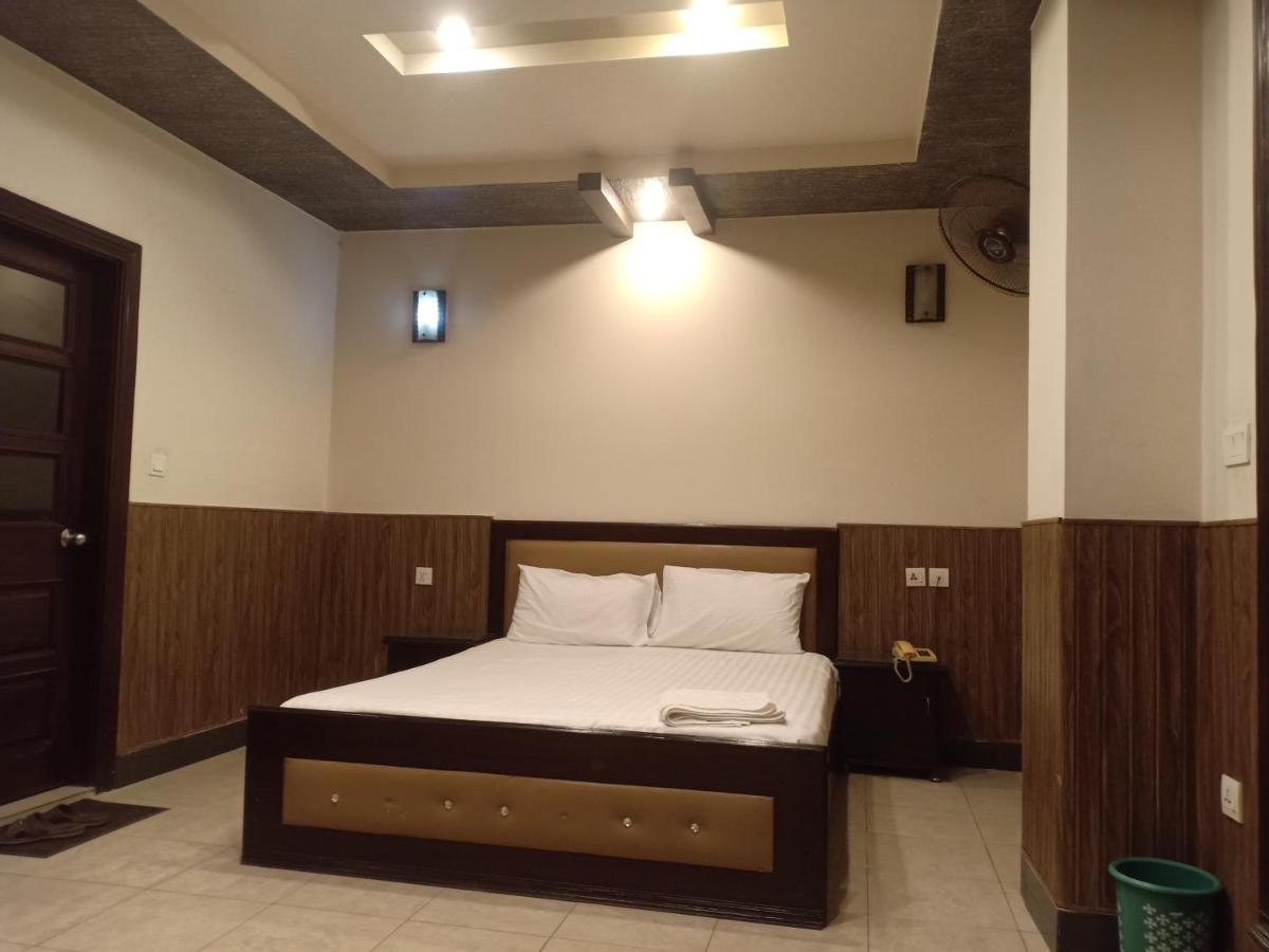 Hotel New Madina Faysalabad Dış mekan fotoğraf