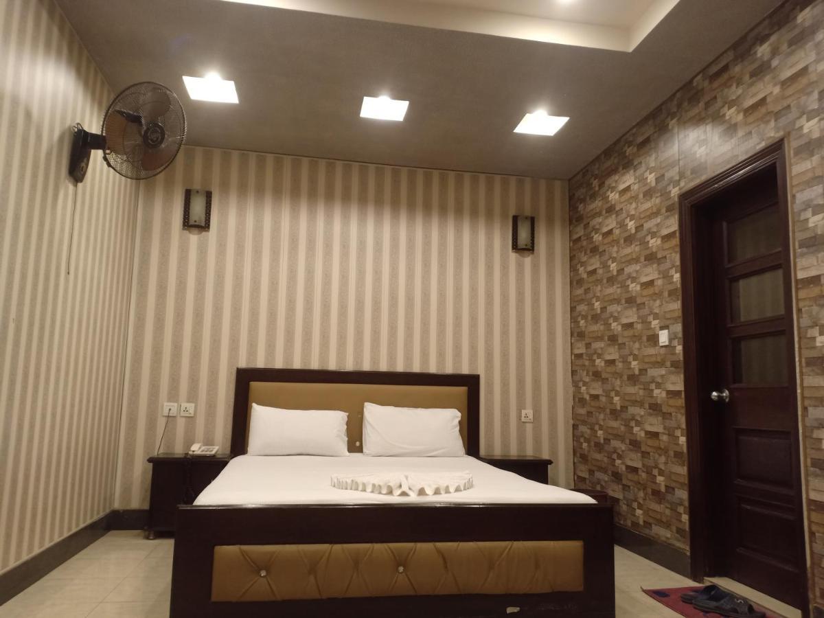 Hotel New Madina Faysalabad Dış mekan fotoğraf